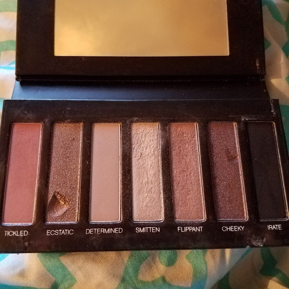 Younique Moonstruck Addiction Shadow Palette #3